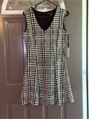 V-Neck Sleeveless Houndstooth Fit & Flare Mini Dress - Black & White